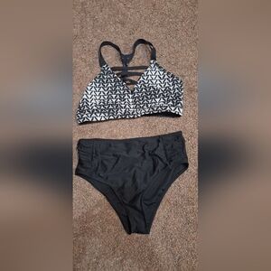 Black and White Geometric Bikini Set